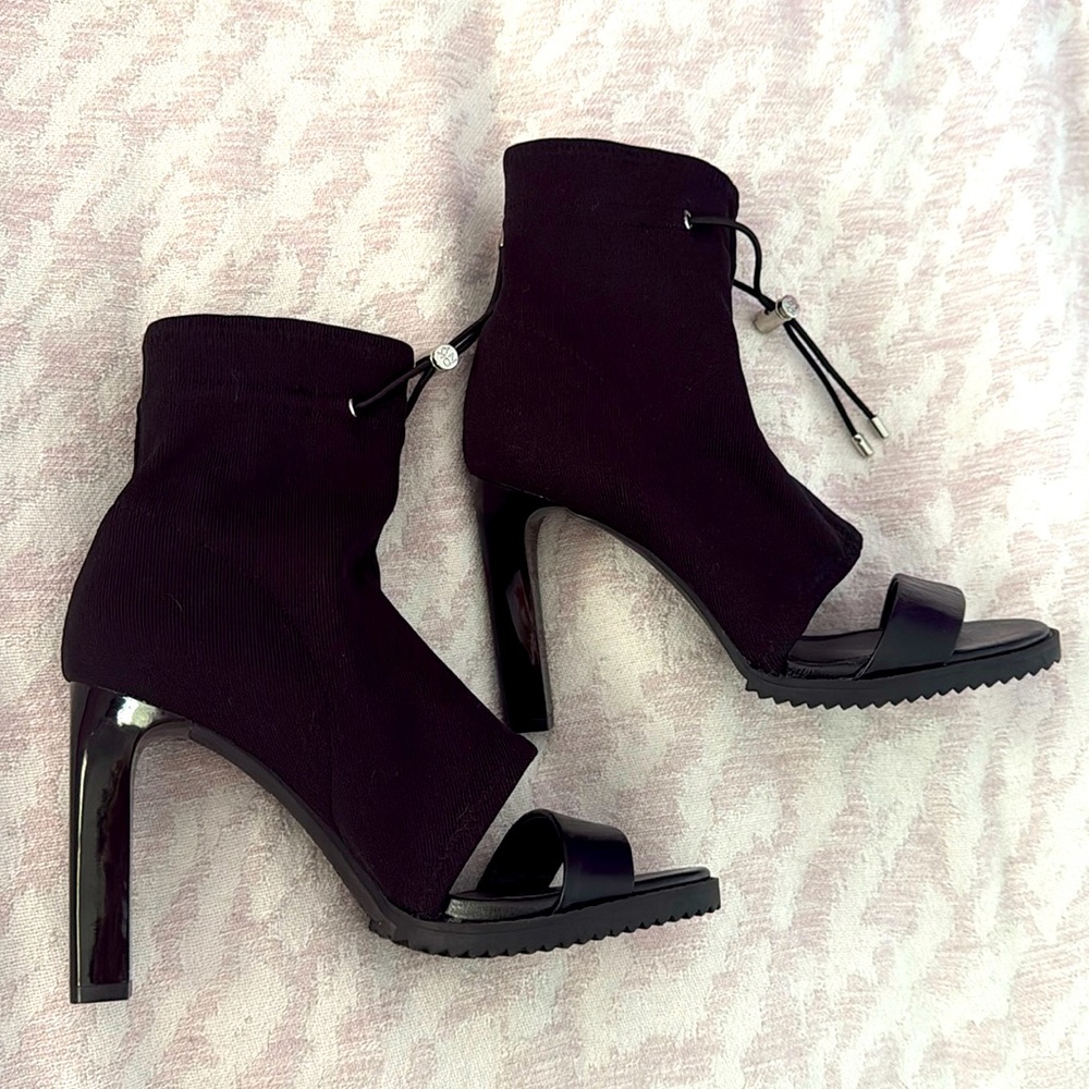 DKNY NEW Black Leather/textile round open toe  heels length over the ankle 7M